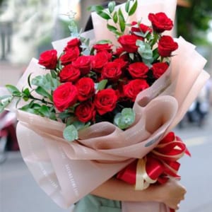 bo-hoa-hong-dep-nhat-tang-ban-gai-dienhoaonline-010321